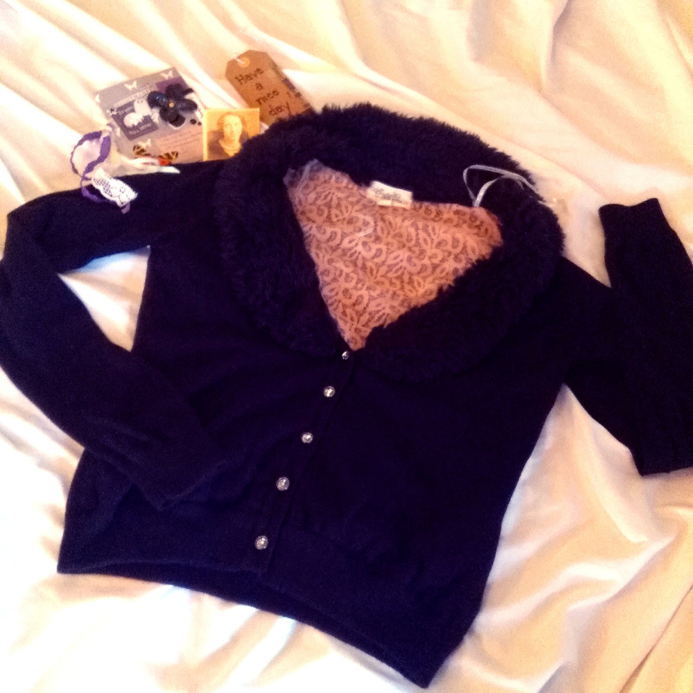 Forever 21 Black Cardigan Sweater Faux Fur Collar